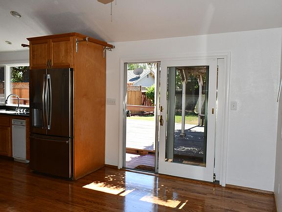 4th image of 1072 El Solyo Ave