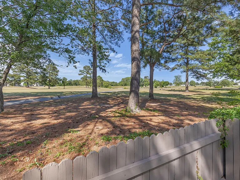 5036 Glenwood Way — Photo 3