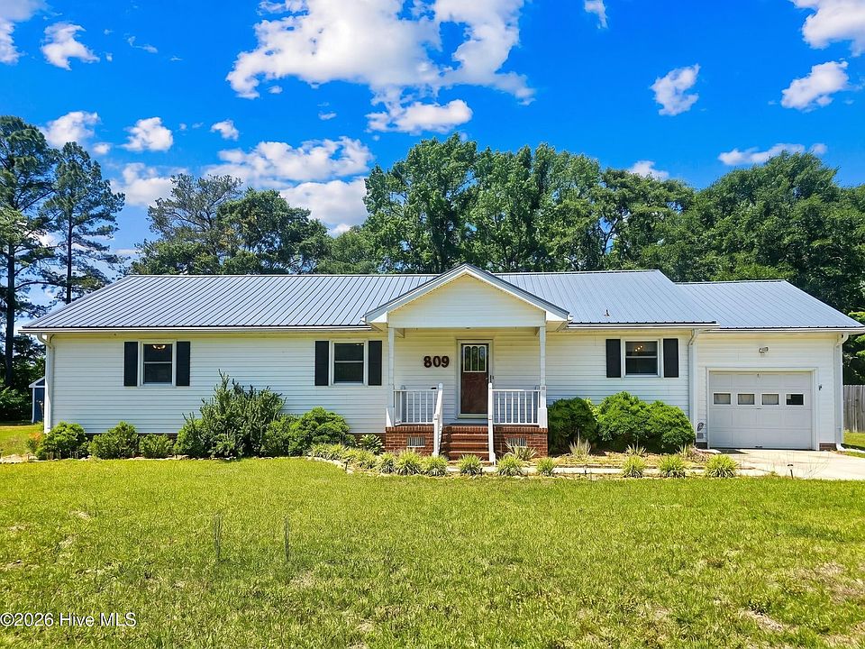 1st image of 809 Sandy Ridge Road