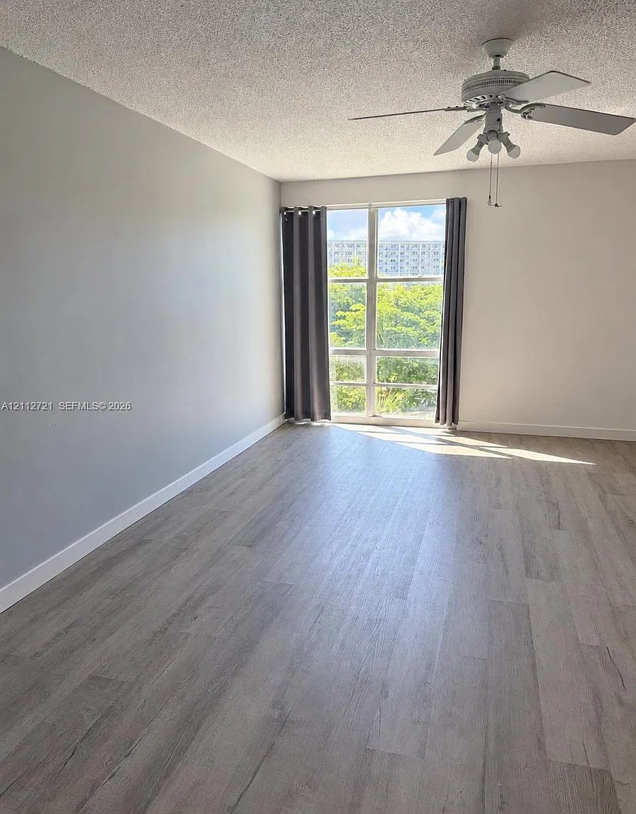 Avila Condo — Photo 1