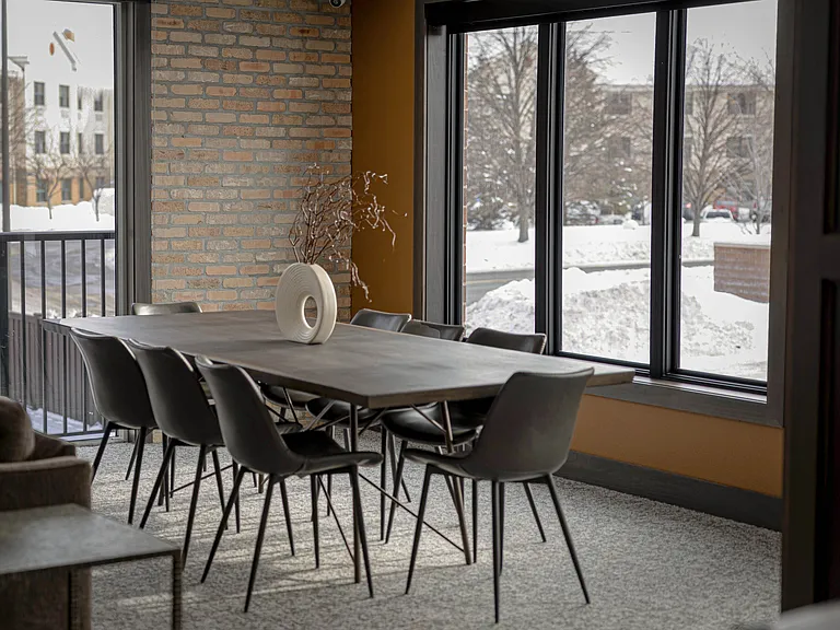 Pinnacle Work Lounge
