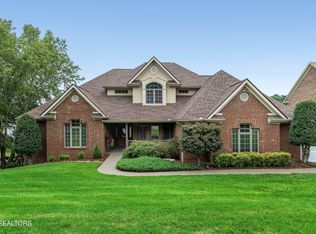 909 Timberline Dr, Lenoir City, TN 37772