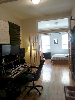 Rented by MCR Realty | media 10