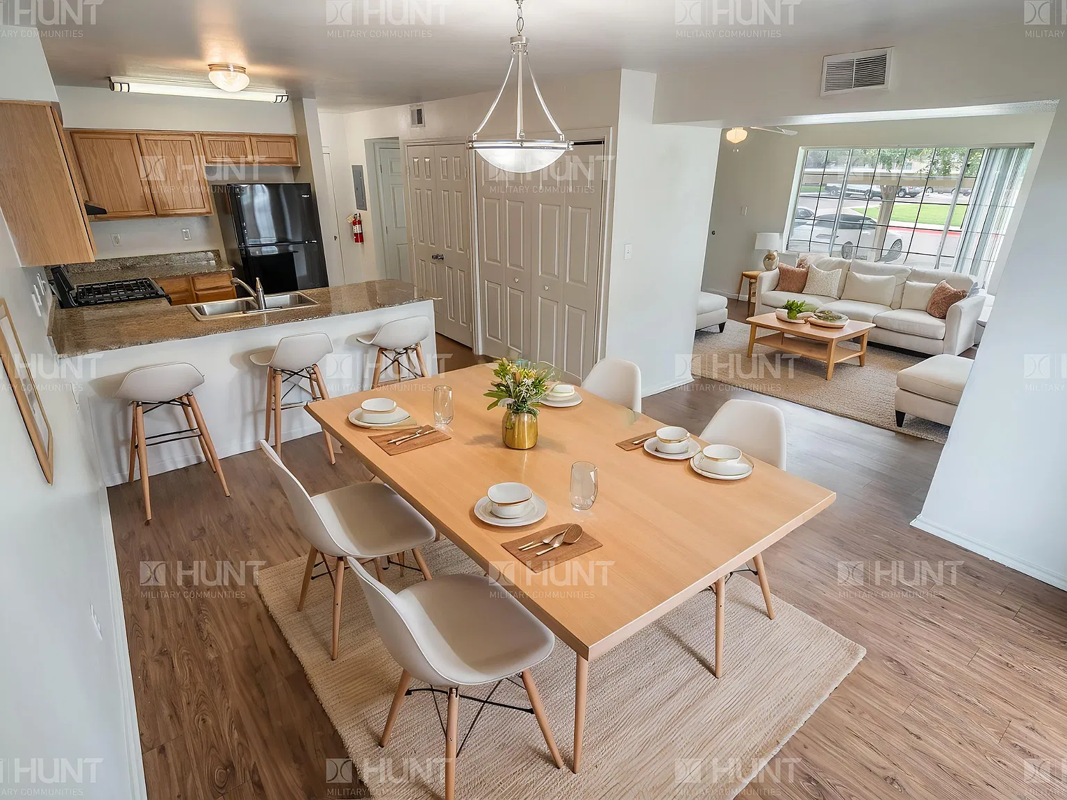 3 bed, 2.5 bath, 1447 sqft, $1,508 — Photo 3