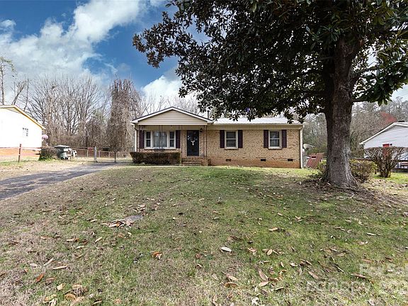 3rd image of 550 Belfast Dr