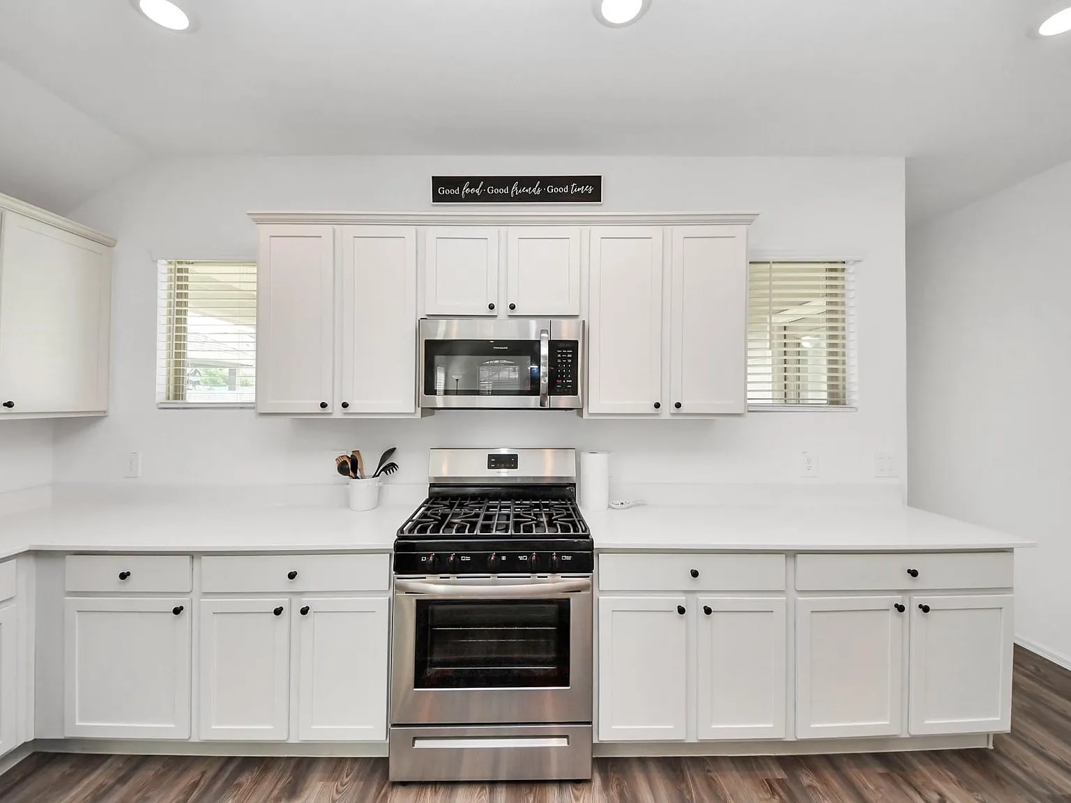 3 bed, 2.0 bath, 1485 sqft, $1,995 — Photo 3