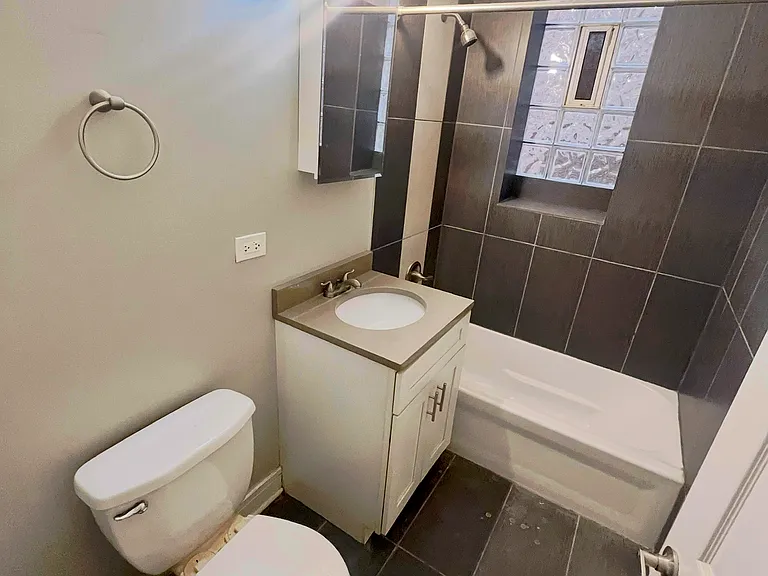 1812 W Cortland St #1F — Photo 13