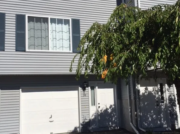 38 Waters Edge Dr, Ludlow, MA 01056