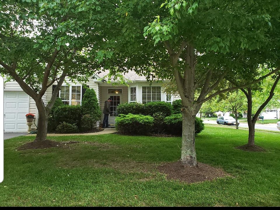 1st image of 74 Cedar Village Blvd