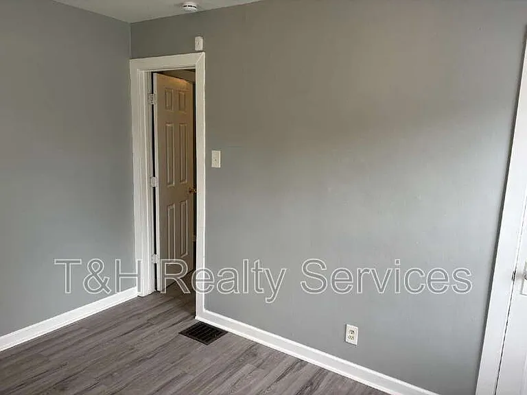 1951 N Bosart Ave — Photo 6