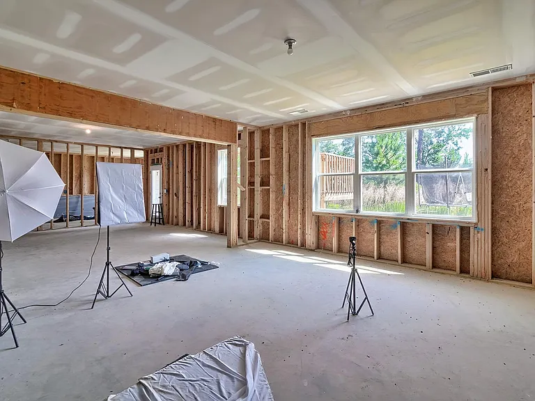 558 Mahonia Rd — Photo 46