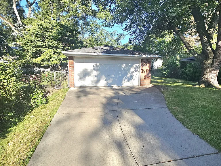 2161 Bacon Ave — Photo 21