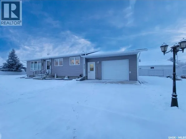 4920 Express Ave, Macklin, SK S0L 2C0
