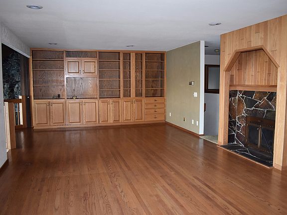 Additional Living Room