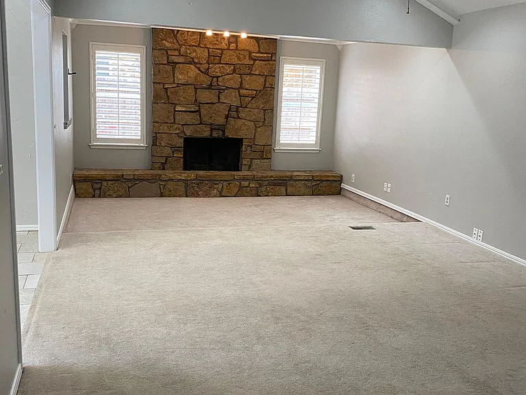 1305 Smoking Tree St — Photo 16