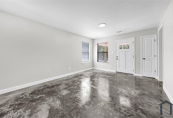 3rd image of 742 King Ave