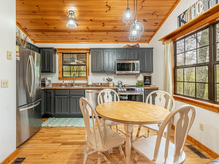 810 Cabin Creek Way — Photo 11