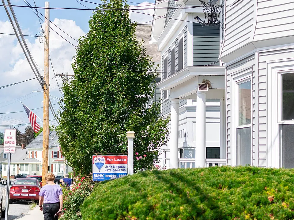 84B Main St