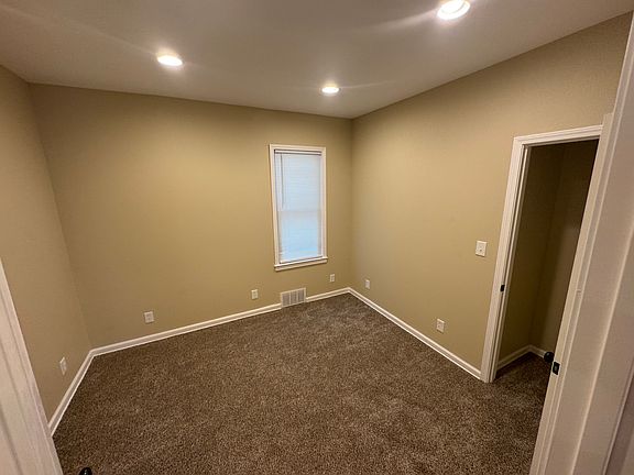 4th image of 34 Marion St