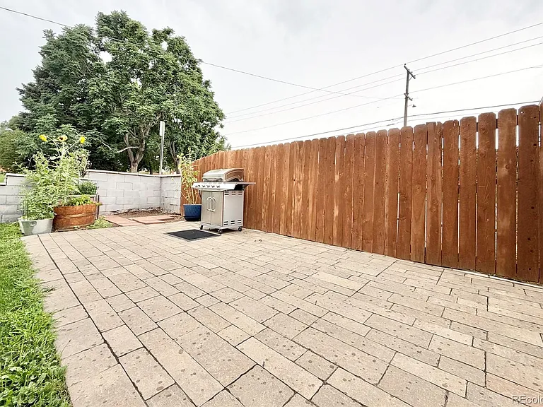 1285 W Gill Pl — Photo 35