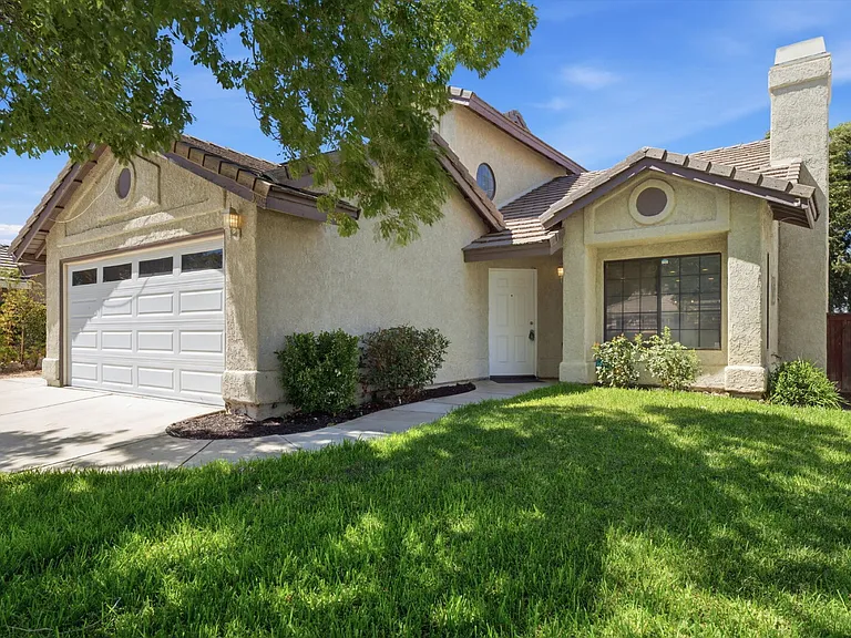 3129 Golfwood Ct — Photo 2