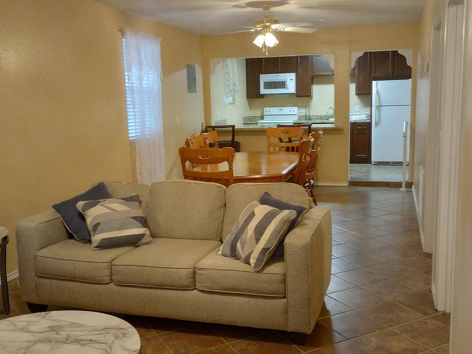 Front door view, Open living Room, Dining & kitchen area