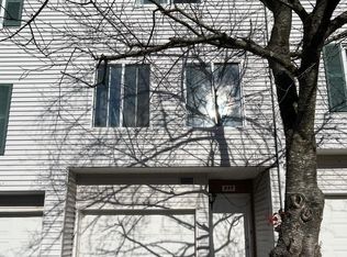 217 Emily Ln, Staten Island, NY 10312