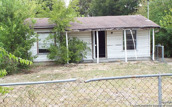 3rd image of 1738 Amanda St