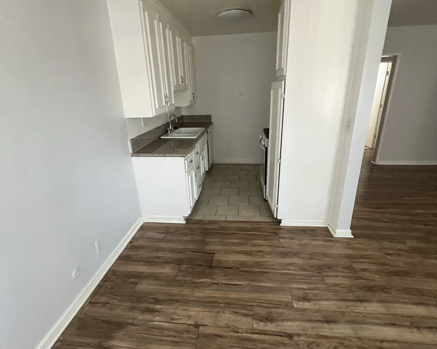 7025 Woodman — Photo 3