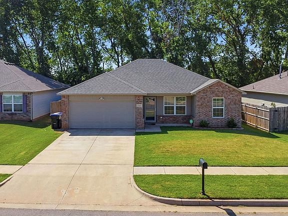 4th image of 1225 Ironstone Dr