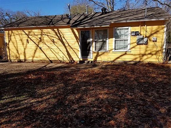 4th image of 1201 Stanwood Ave