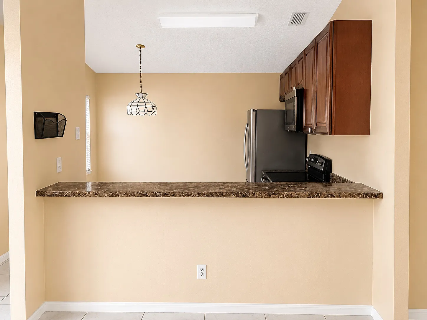 3 bed, 1170 sqft, $2,650 — Photo 4