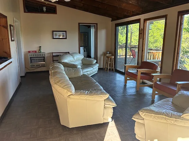 5981 Pocahontas Dr — Photo 3