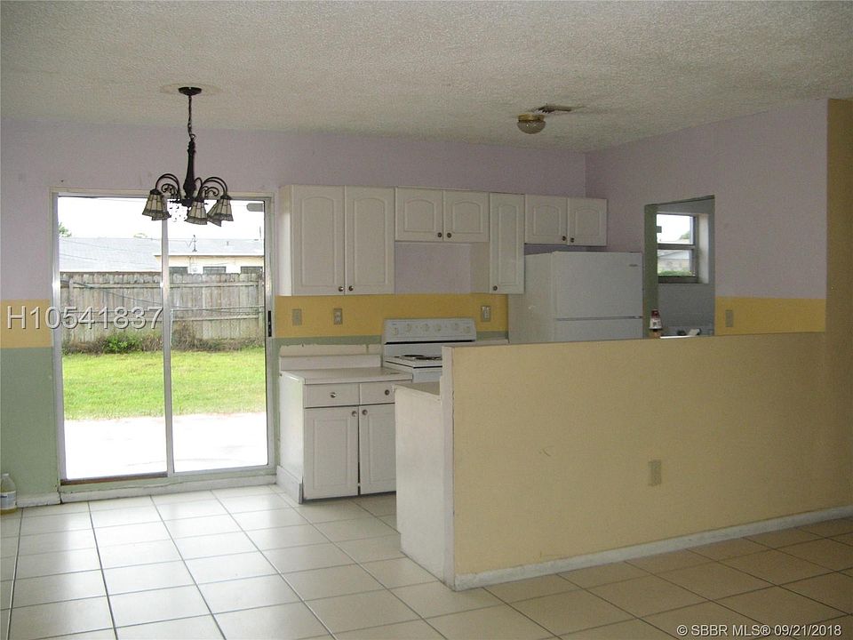 2nd image of 1321 NE 212th Ter #0