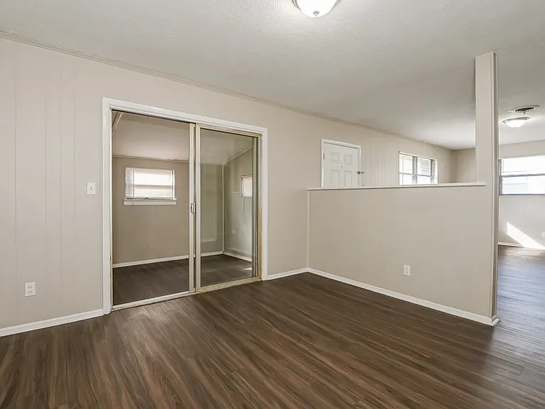 3937 Rodby Dr — Photo 4