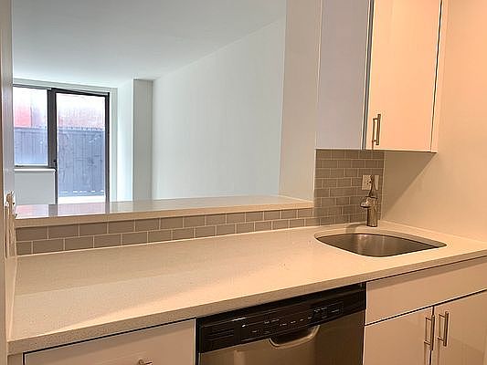 1st image of 520 W 43rd St APT 2N