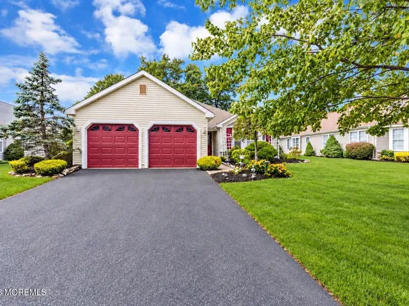 87 Skyline Drive, Lakewood, NJ 08701