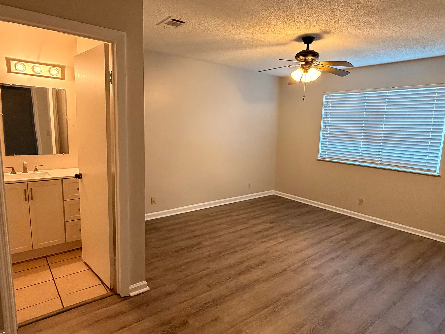 3 bed, 1341 sqft, $1,550 — Photo 2