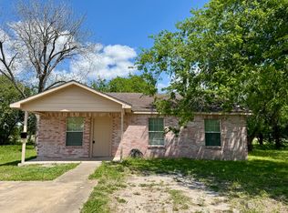 813 3rd St, Sinton, TX 78387