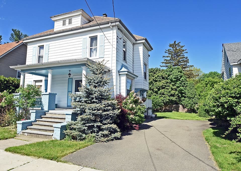 1st image of 810 Lincoln St