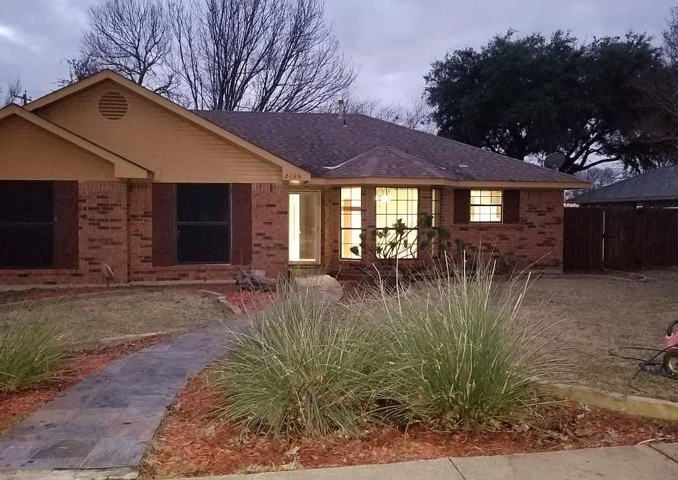 1st image of 2406 Highridge Dr