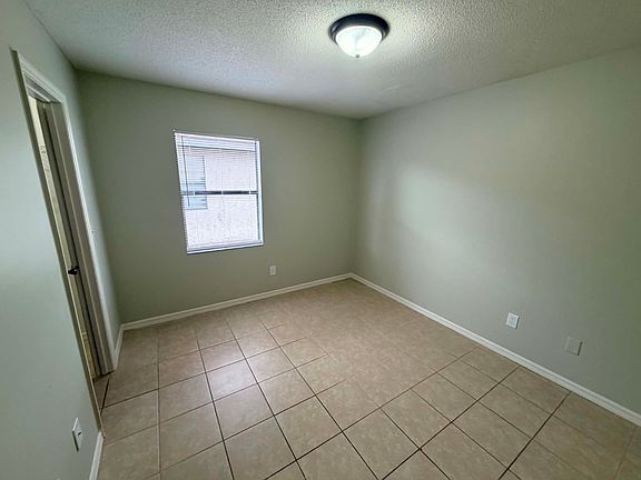 5th image of 3804 NW Huntsboro St APT 103