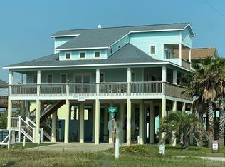1325 Emerald Dr, Crystal Beach, TX 77650