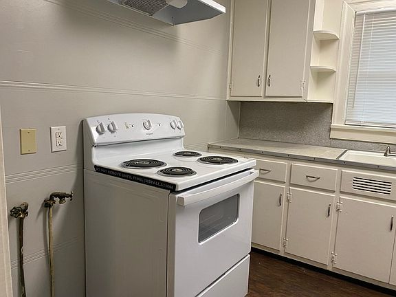 3rd image of 81 Lynnwood Dr