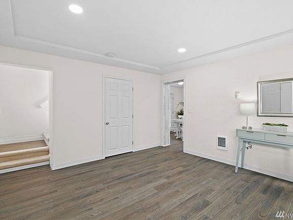 5th image of 815 S 96th St