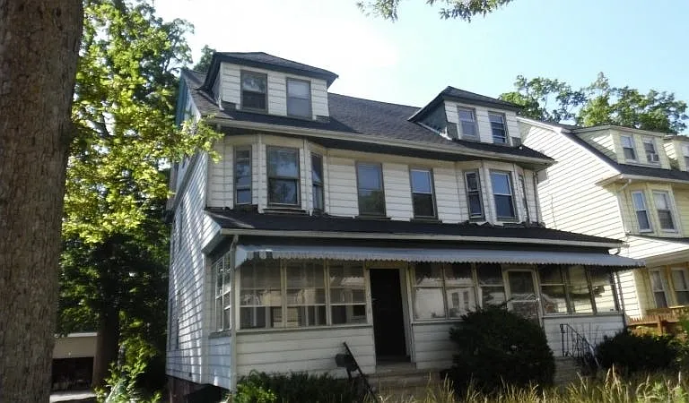 242 S Burnet St — Photo 21