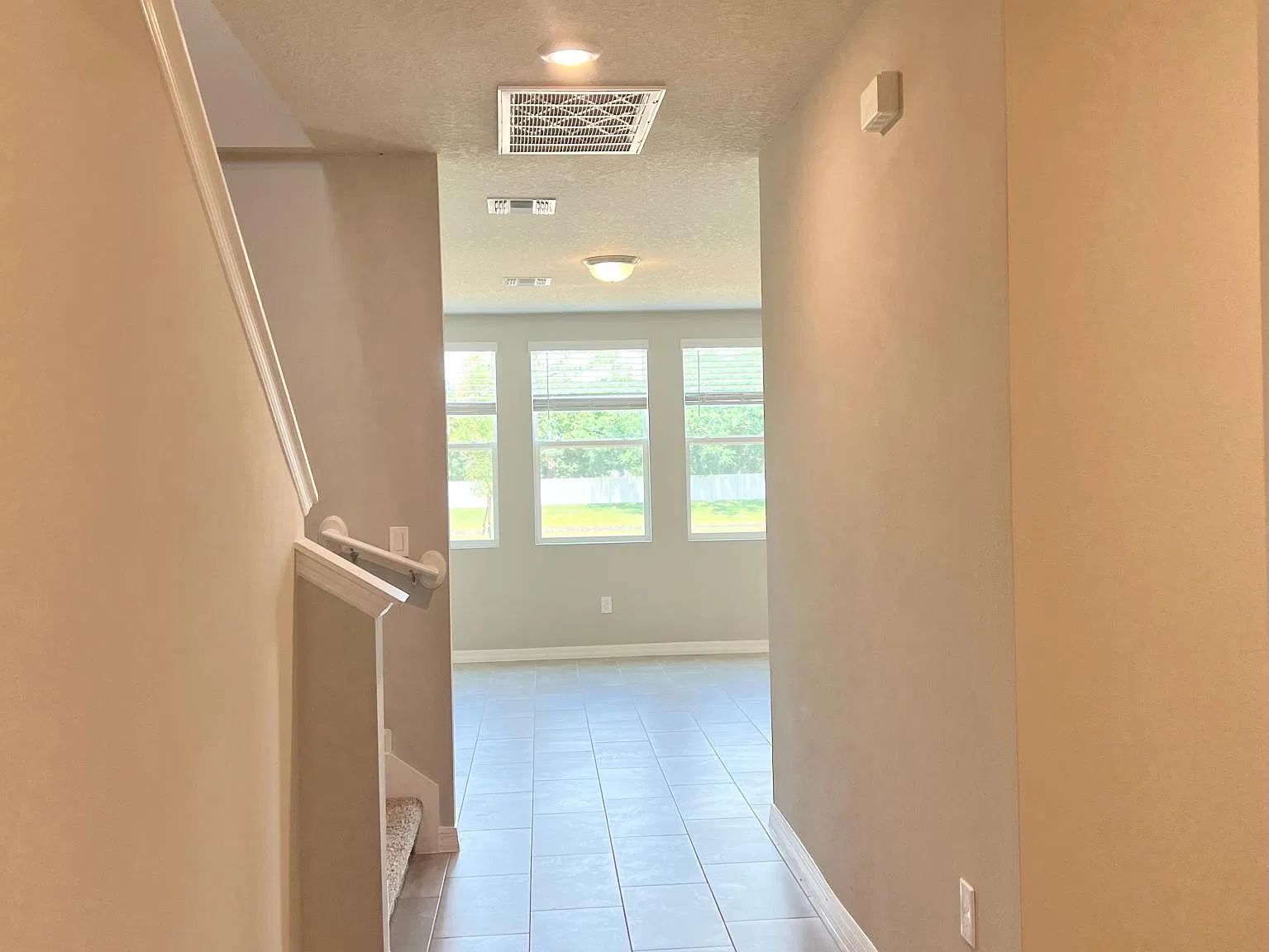 4 bed, 2387 sqft, $2,700 — Photo 3