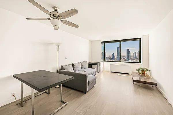 Rented by Yoram Adin, LREB | media 2