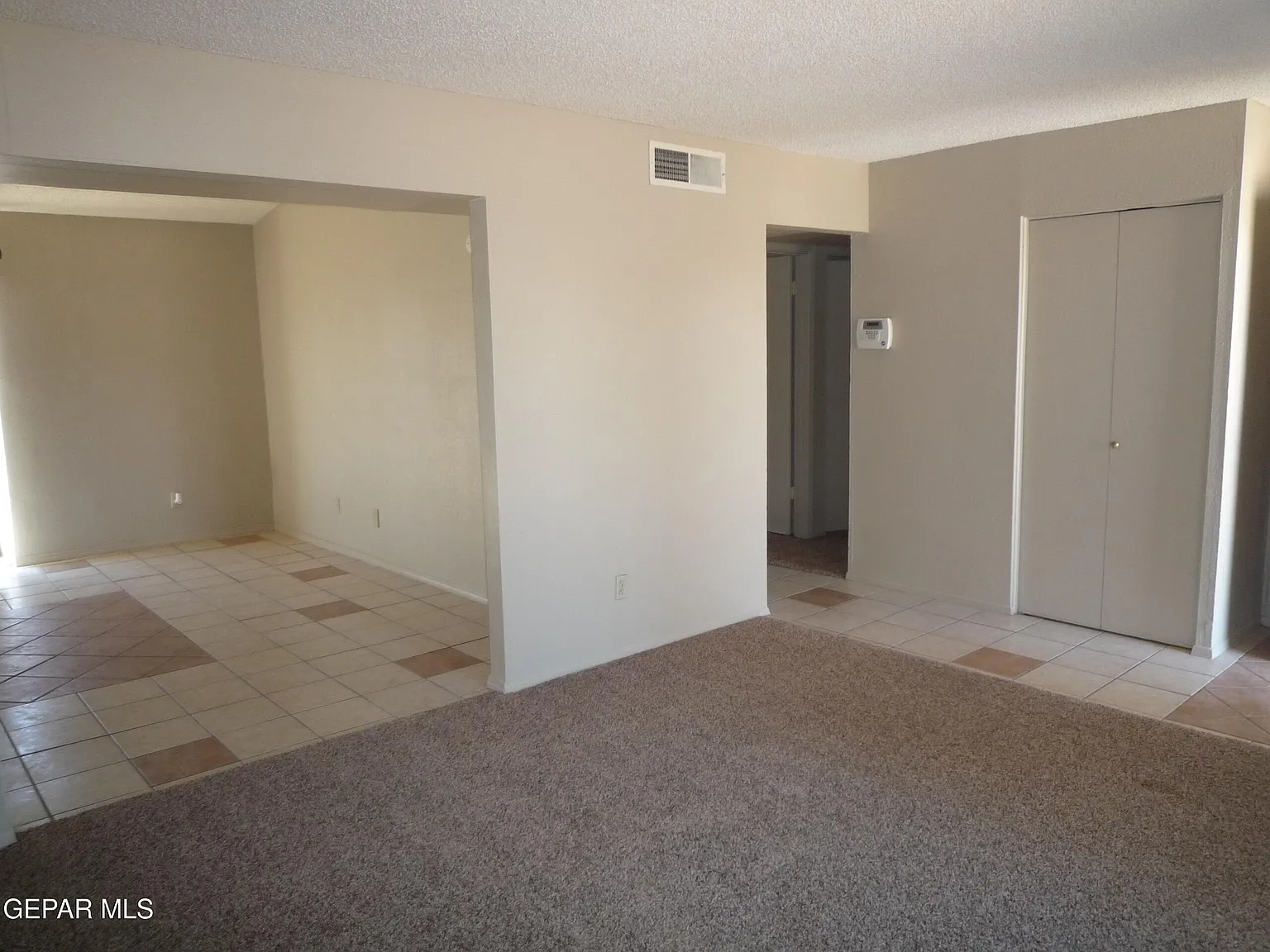 4 bed, 2.0 bath, 1310 sqft, $1,500 — Photo 2