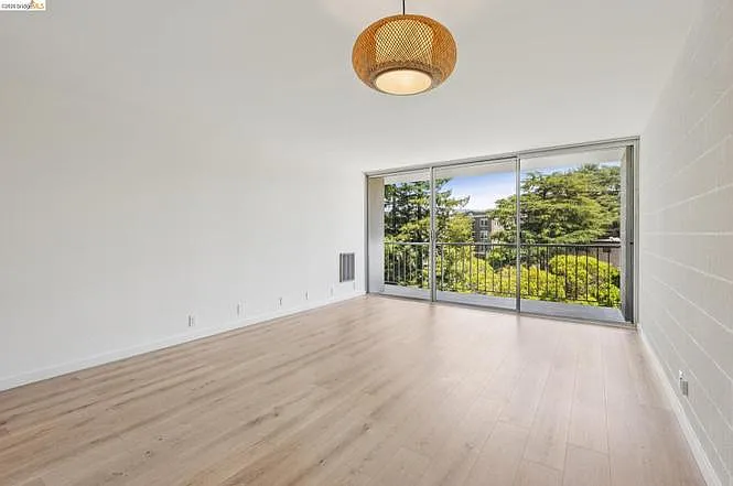 1 Kelton Ct #4K — Photo 8